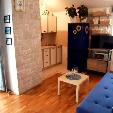 Demori Apartment *